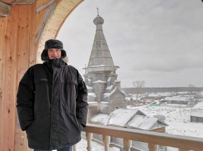 Константин Аберт в деревне Пияла Архангельской области. Фото: Андрей Духин.